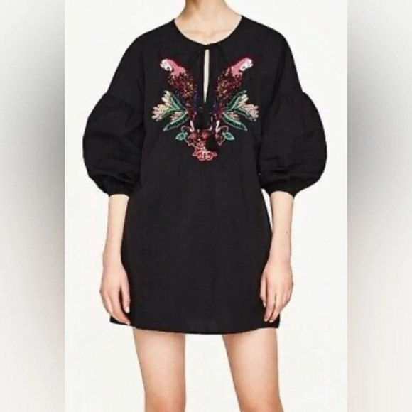 ZARA  BLACK EMBROIDERED SEQUIN PARROTS POPLIN JUMPSUIT ROMPER SZ S - Picture 1 of 14